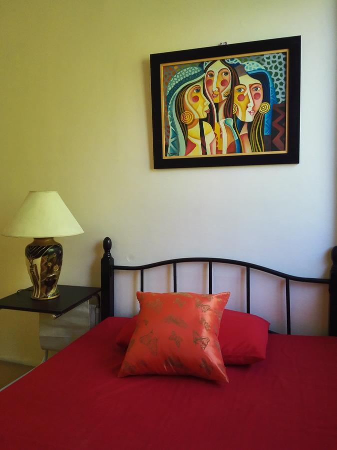 Happy To Mingle Airport Hostel Manila Paranaque City Esterno foto